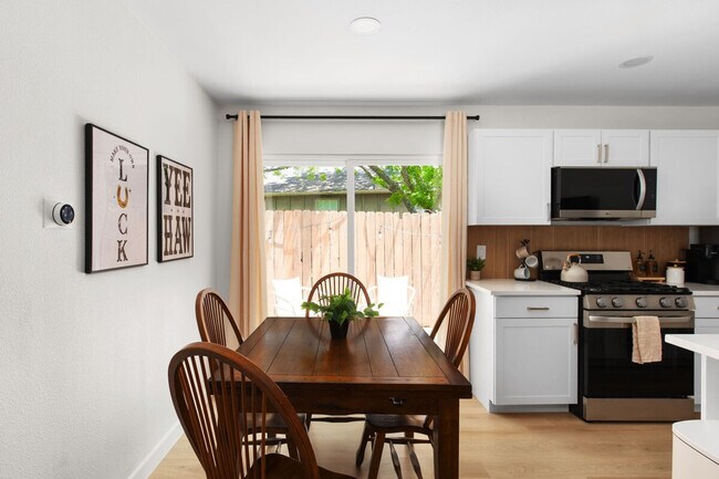 Foto del edificio - 2500 Berkett Dr