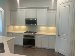 Building Photo - 23627 Maplewood Ridge Dr