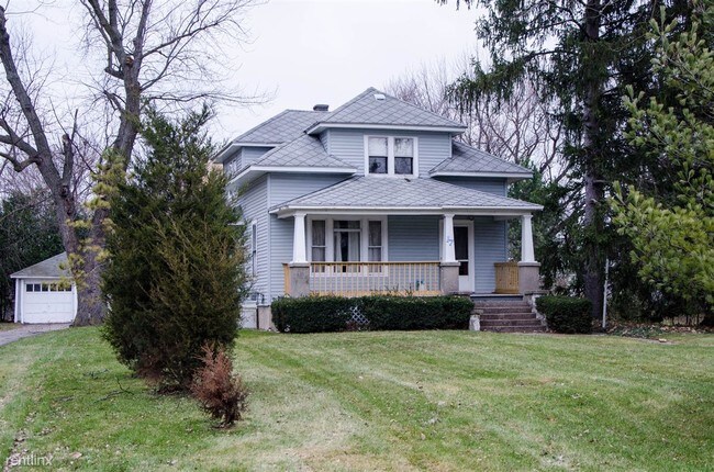 5 br, 2 bath House - 17 Westside Saginaw R... photo'