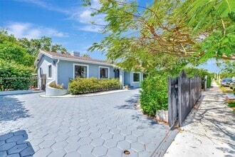 Building Photo - 1030 NW 43rd St
