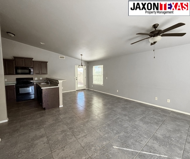 Foto del edificio - 5938 Megan St