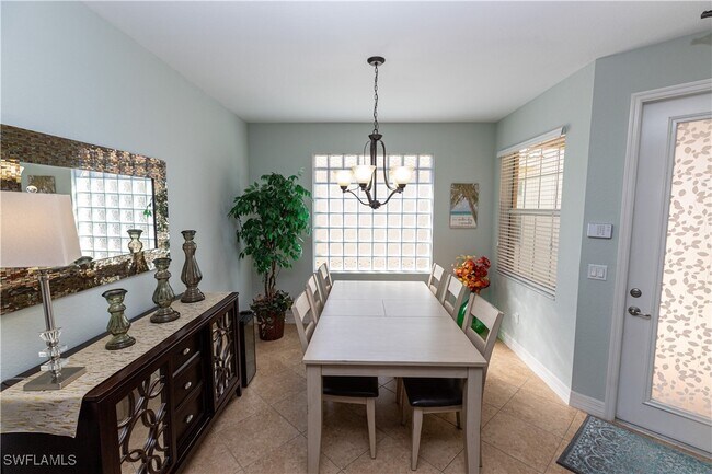 Foto del edificio - 10547 Carolina Willow Dr