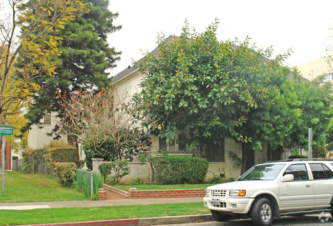 Building Photo - 132 S McCarty Dr