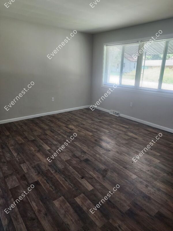 Building Photo - 212 Coburg Dr