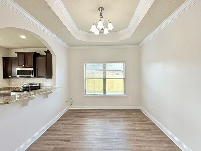 Building Photo - 5927 Palermo Dr