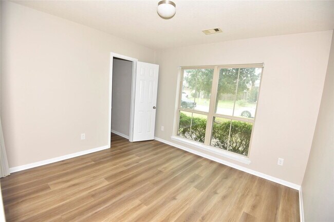 Foto del edificio - 9944 Western Ridge Way