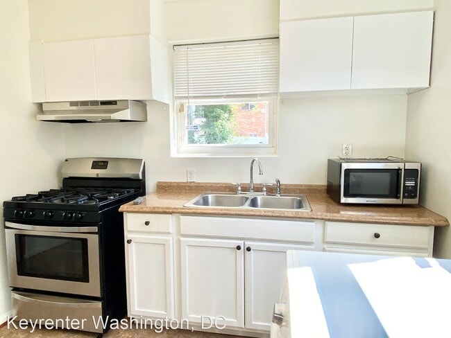 Building Photo - 2 br, 1 bath House - 4214 Massachusetts Av...