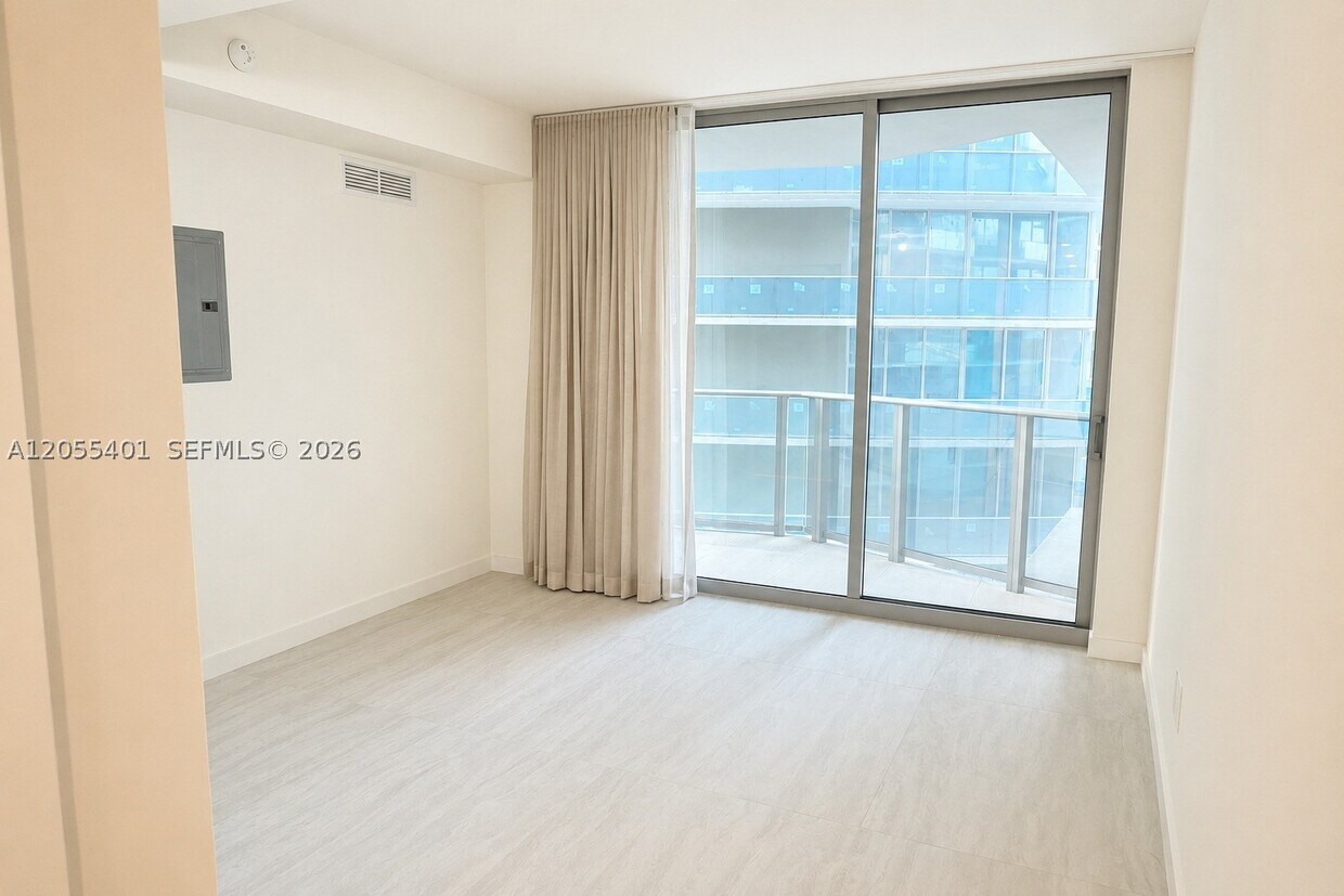 Foto del edificio - 77 SE 5th St