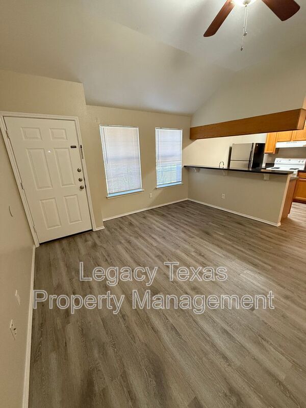 Foto del edificio - 641 WOODARD