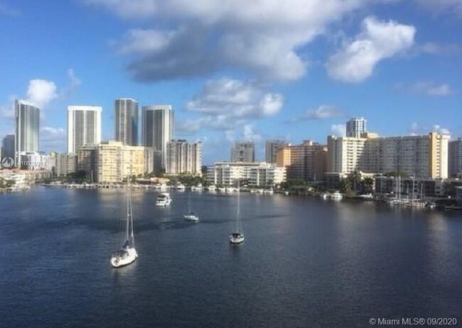 Foto del edificio - 430 Golden Isles Dr