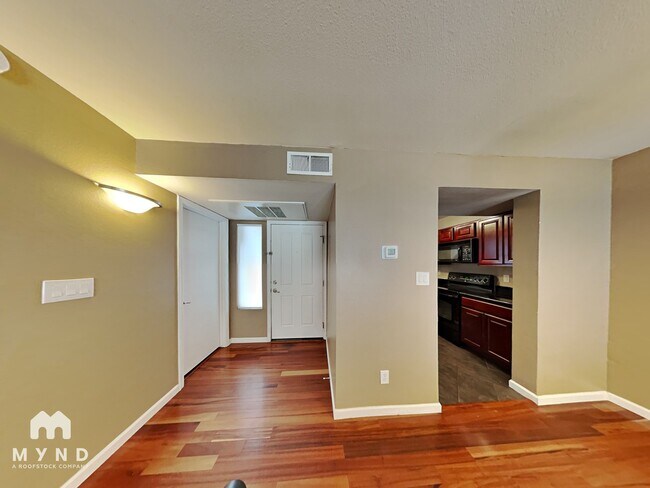 Foto del edificio - 10115 E Mountain View Rd