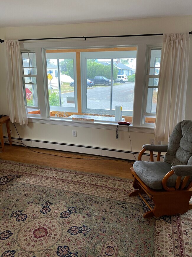 Livingroom - 18 Seaside Ave