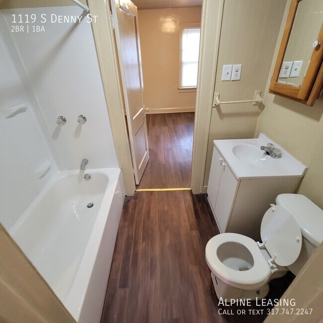 Building Photo - 1119 S Denny St