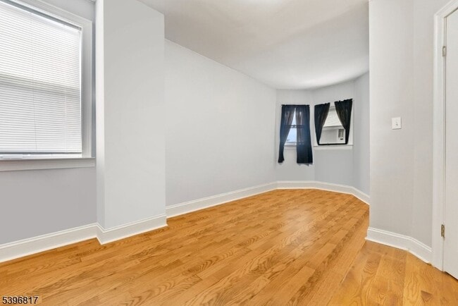 Building Photo - 76 Lafayette Ave