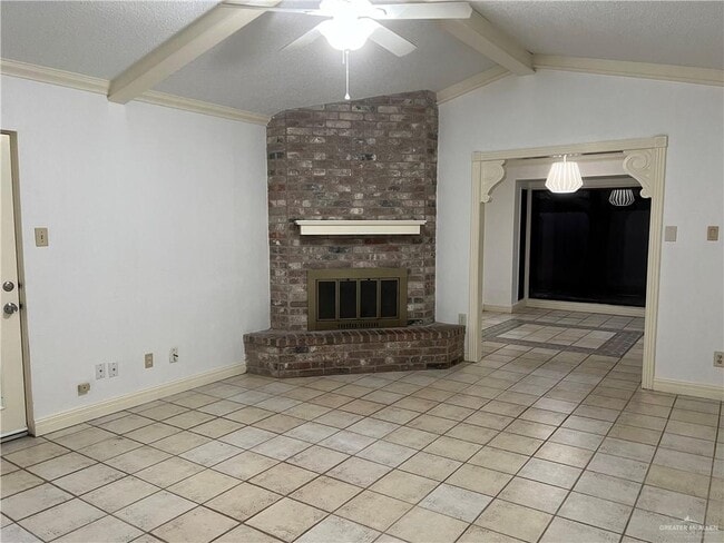Building Photo - 313 Redbud Ave