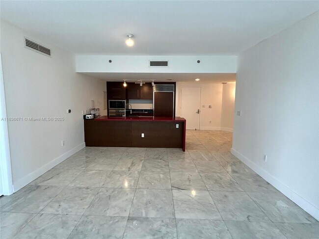 Building Photo - 475 Brickell Ave