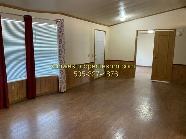 Building Photo - 3 Bed 2 Bath in Flora Vista