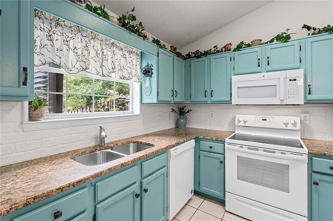 Building Photo - Single Family Home For Rent