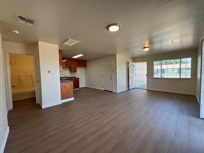Building Photo - 6801 Woodbine Ave