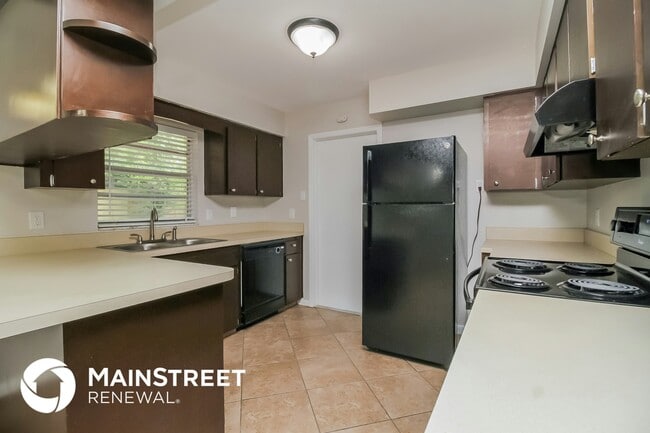 Building Photo - 124 Sunset Dr