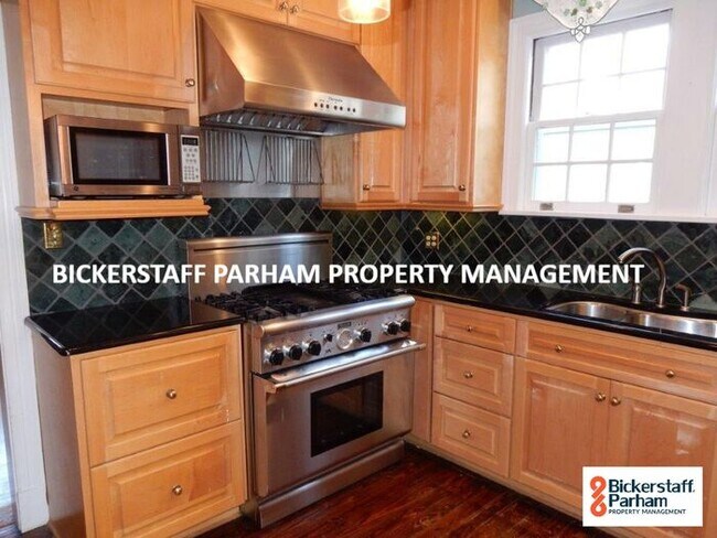 Building Photo - Love Where You Live!! Located In The Lakeb...