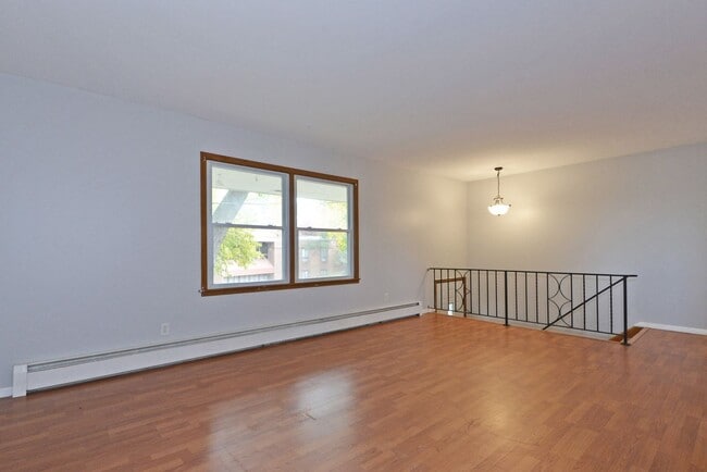 Building Photo - 2 Bed | 2 Bath W/ Garage in Heart of Colum...