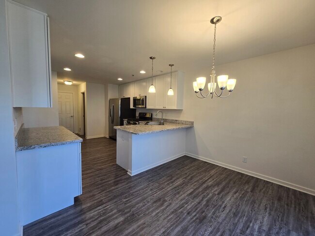 Foto del edificio - 7106 Country Club Hills Dr