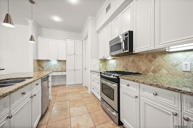 Foto del edificio - 998 Stanford Ave