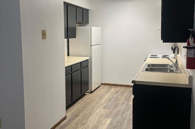 Building Photo - Crescent Park Apartments