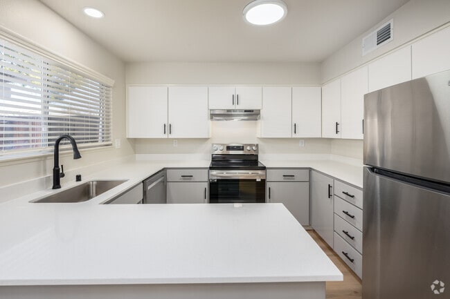 2BR, 1BA - 1080SF - Kitchen - Standiford Court Apartments