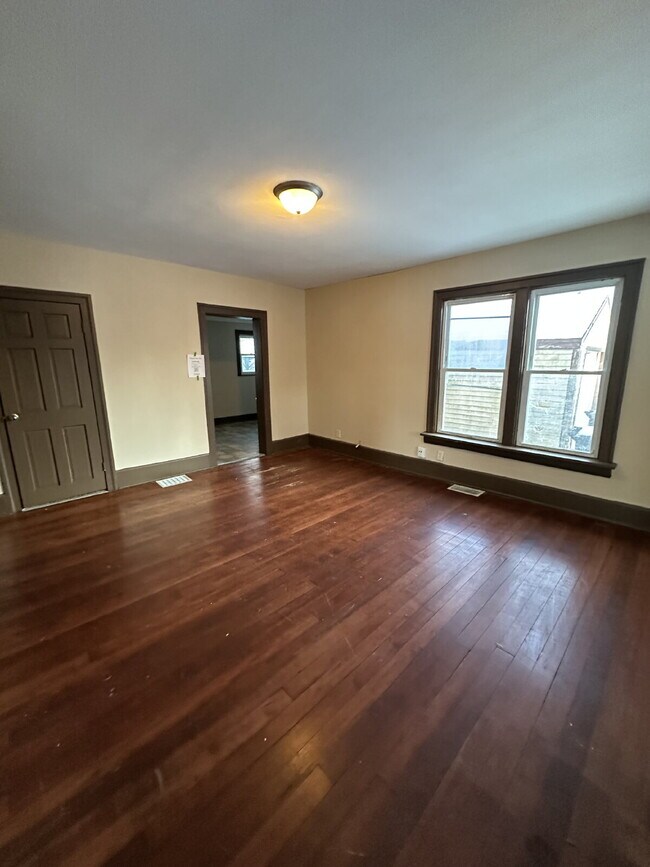 Building Photo - 124 N Washington St