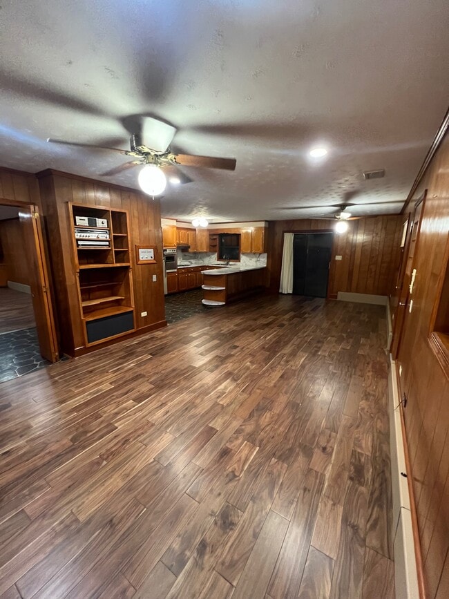 Building Photo - 2294 Sparta Rd