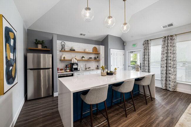 Building Photo - Fieldstone Apartment Homes