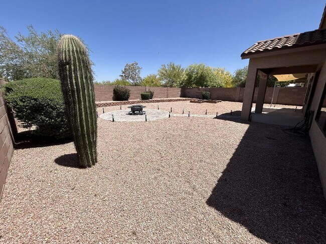 Building Photo - 4332 E Hamblin Dr