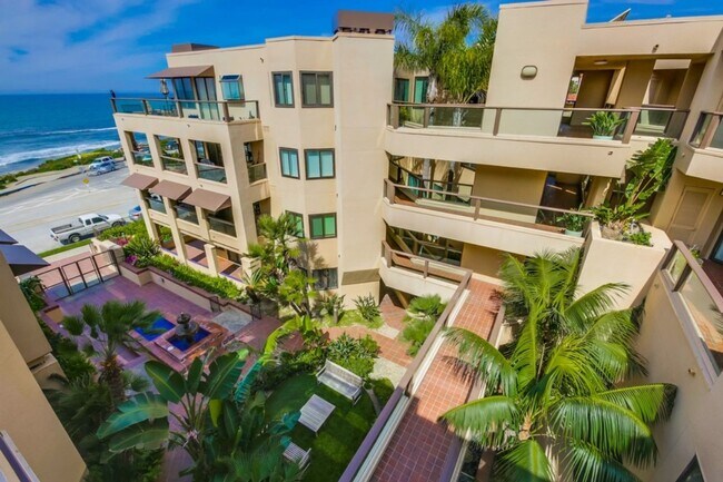Building Photo - Beach Front Living 2 bed / 2 bath Condo in...