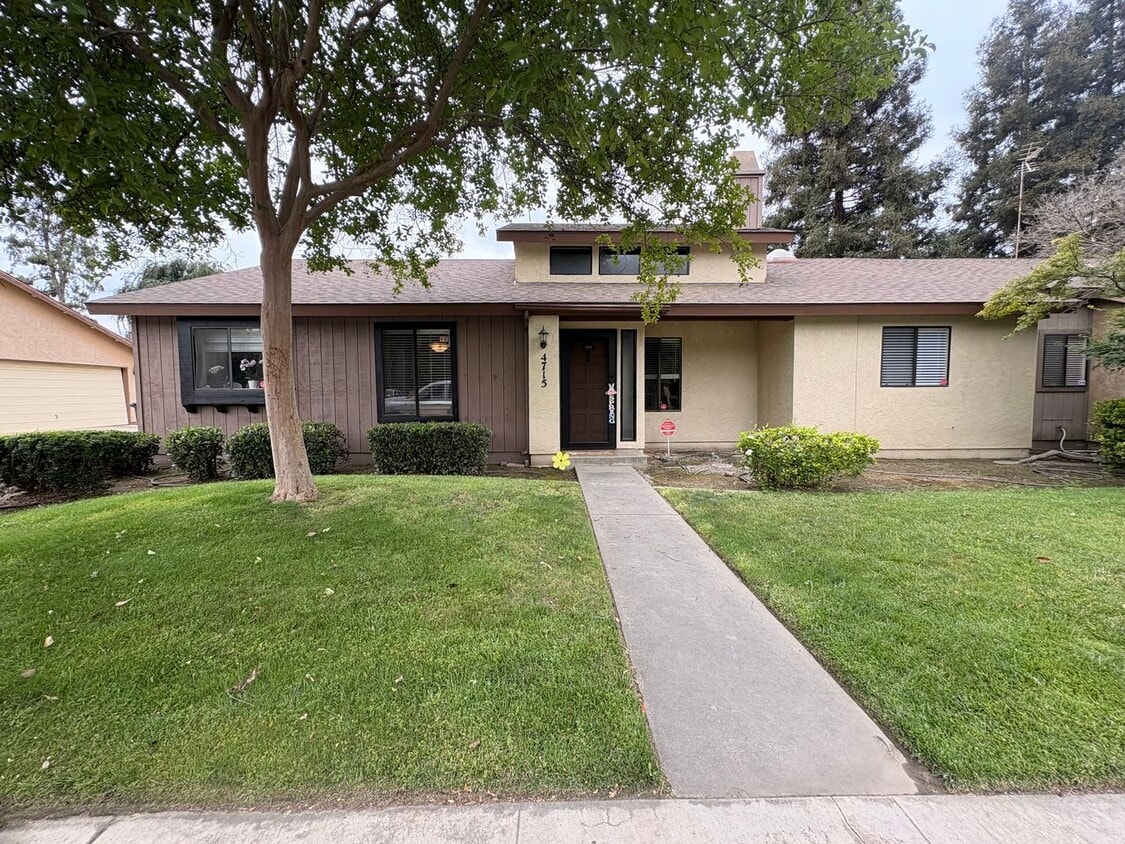 Building Photo - Newly renovated 2 bedroom condo in Visalia!