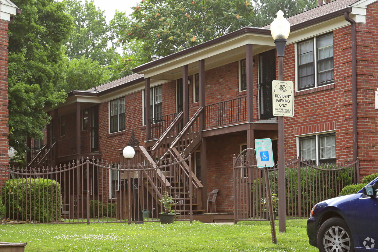 Building Photo - 2707 Riedling Dr