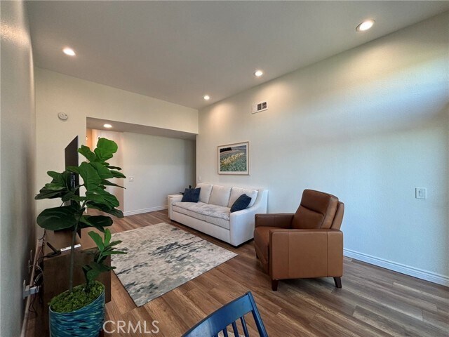 Building Photo - 1200 Goldenview Dr