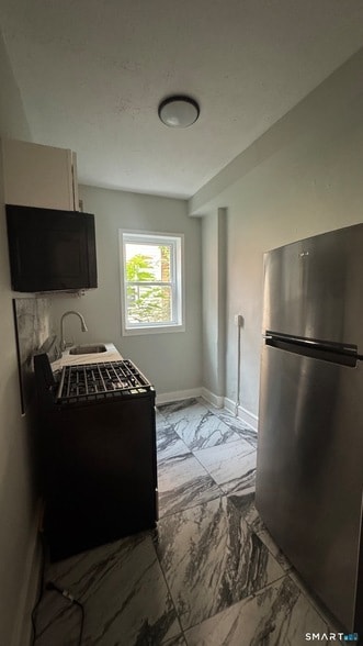 Foto del edificio - 485 Howard Ave