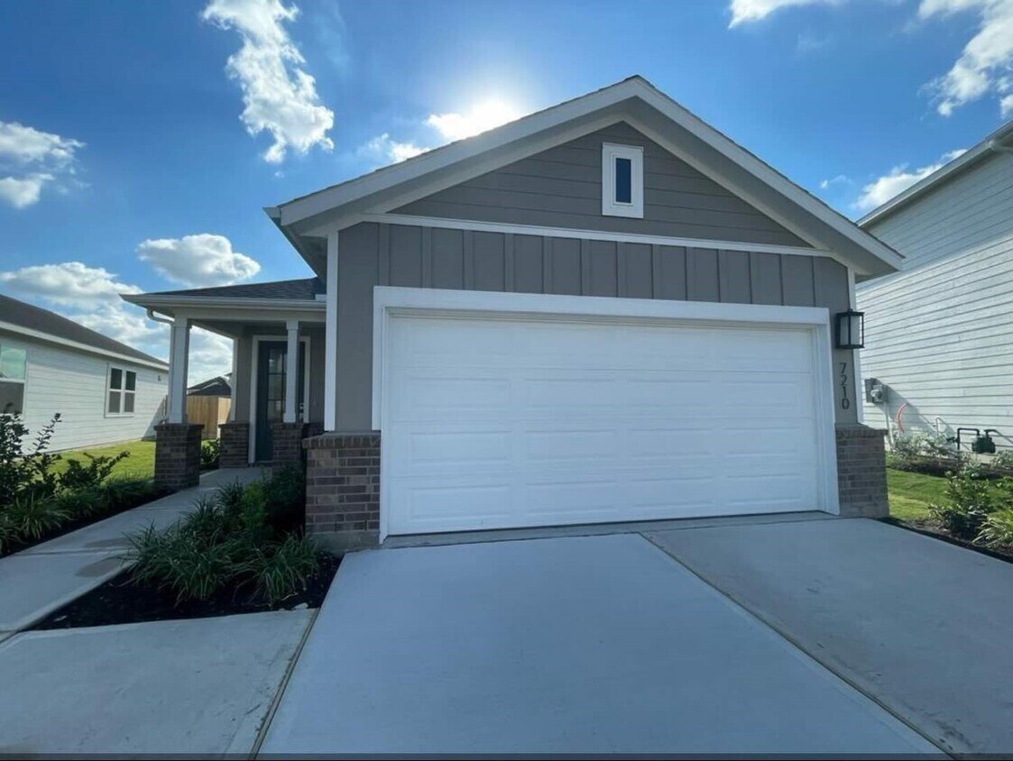 Foto principal - 7210 Cedar Hbr Ct