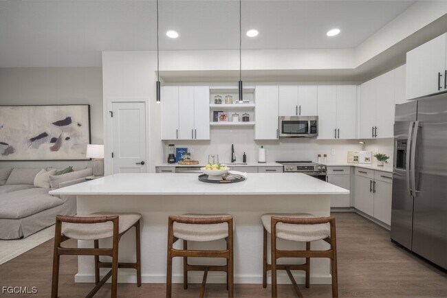 Foto del edificio - 8552 Collier Blvd