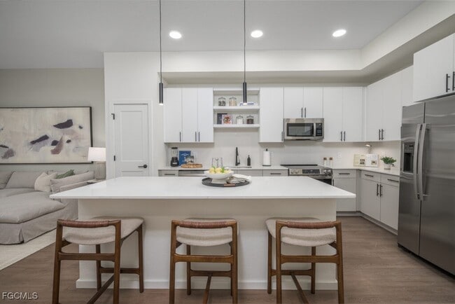 Building Photo - 8552 Collier Blvd