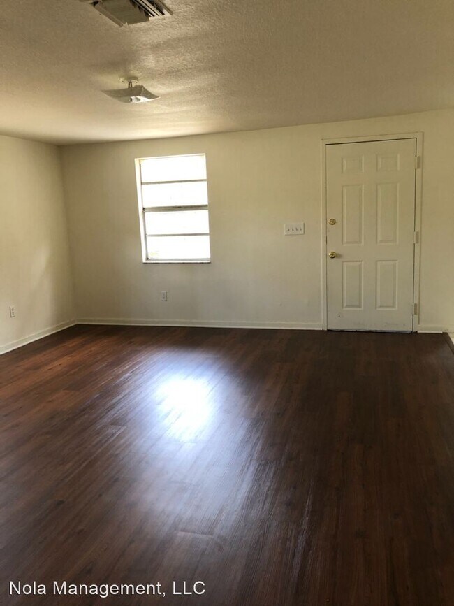 Building Photo - 3 br, 1 bath House - 8311 Hillsborough Ln