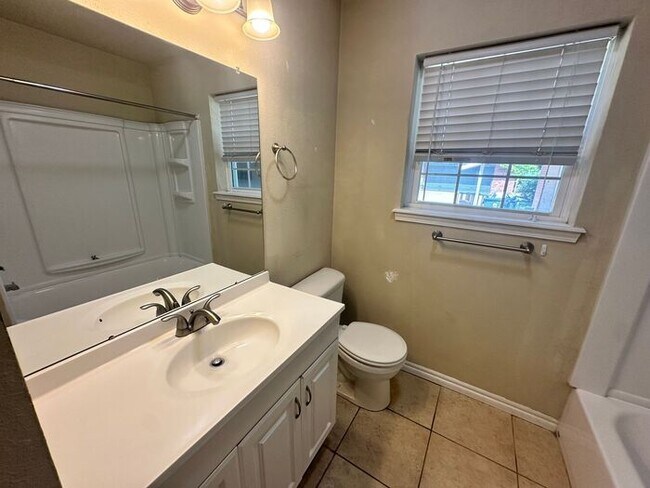 Foto del edificio - Beautiful 3 Bedroom Home for Rent in Norman, Oklahoma