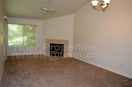 Foto del edificio - Amazing Two Bedroom Condo in Foothill Farms!!