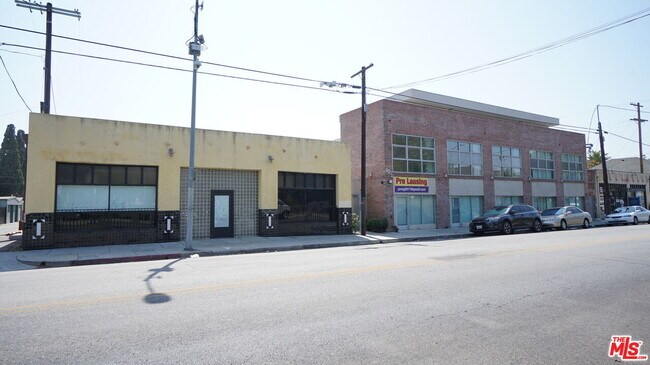 Foto del edificio - 922 W 23rd St