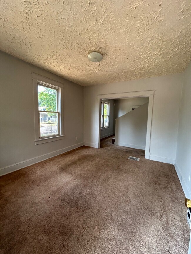 Foto del edificio - 800 44th St NE