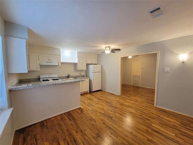 Foto del edificio - 845 Beverly St