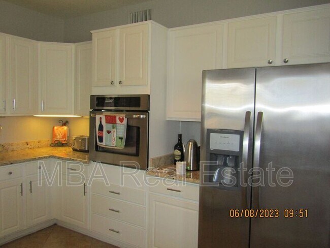 Foto del edificio - 1350 W 13th St