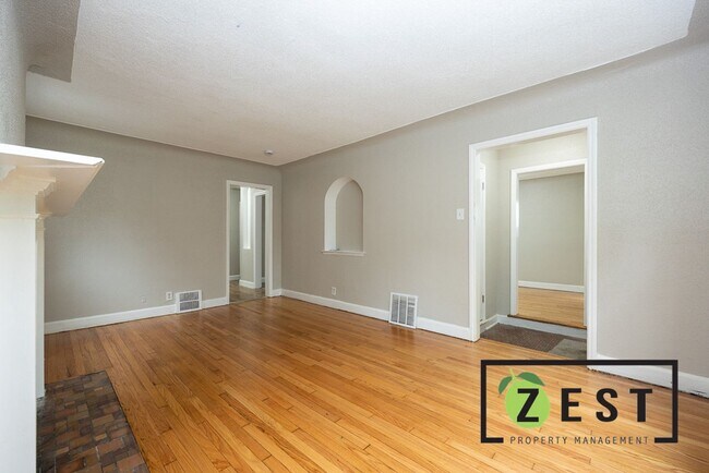 Foto del edificio - MOVE IN READY!